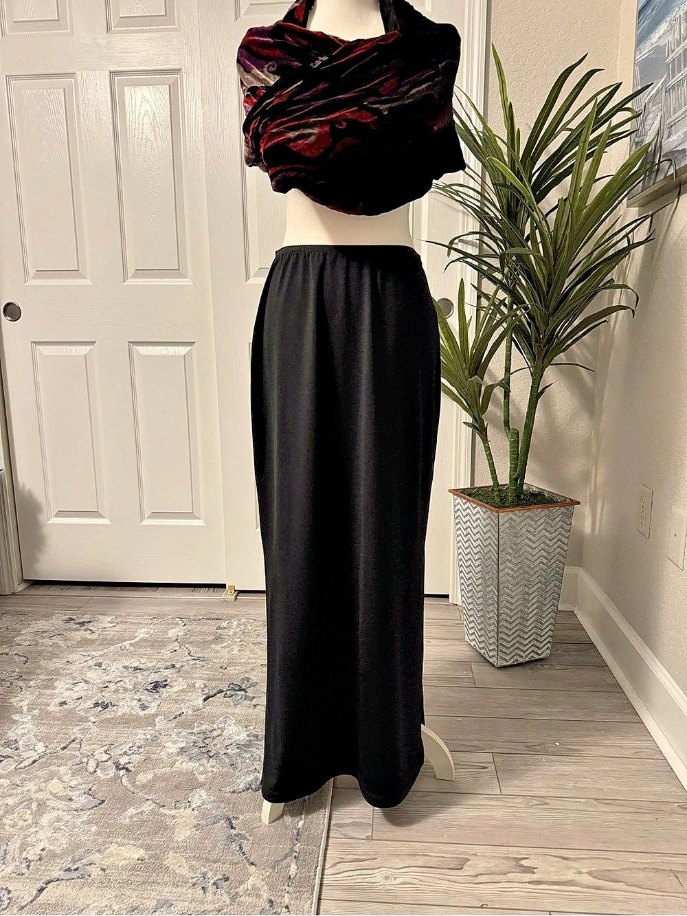 Black Maxi Skirt w Double Slit Size Medium Like New NWOT